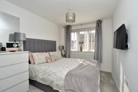 9 Bond Close, Faversham, ME13 7GB