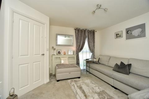 9 Bond Close, Faversham, ME13 7GB