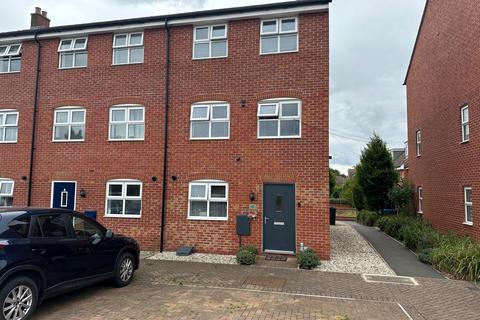 4 bedroom end of terrace house to rent, Sansome Drive, Hinckley