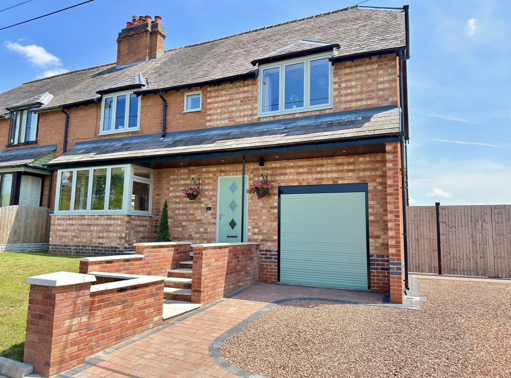 Brookhouse Lane, Callow Hill, Redditch B97 5PP 5 bed semidetached