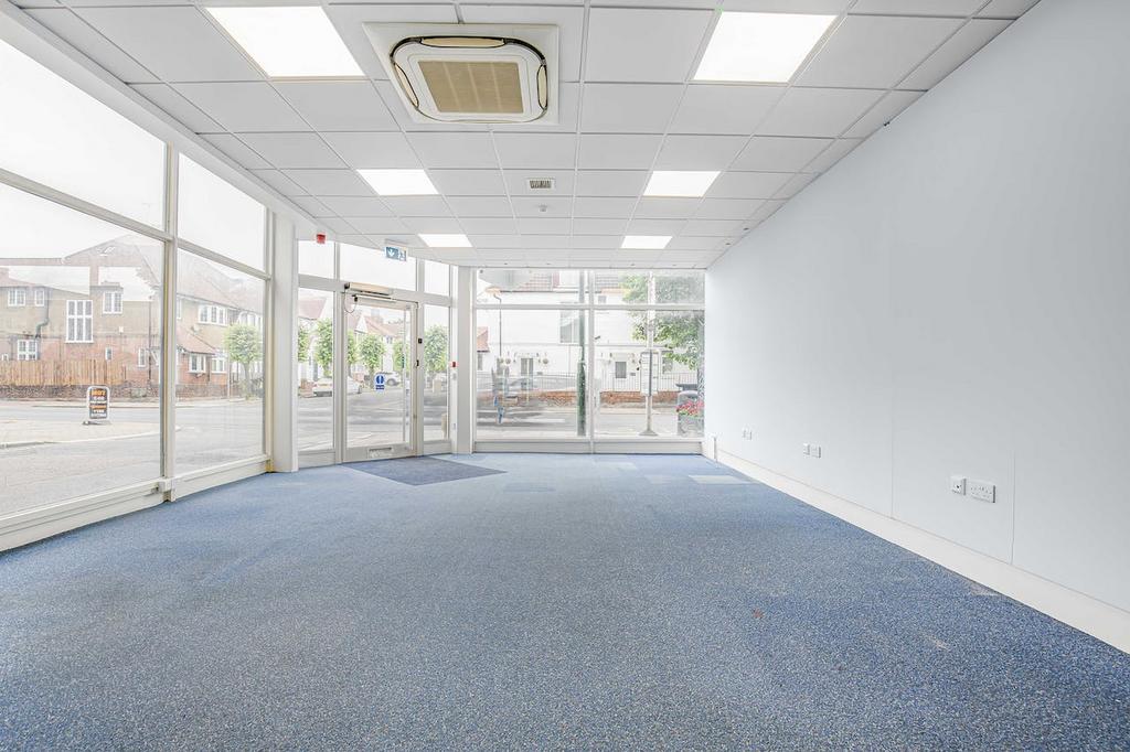 Forest Real estate1033  Finchley Road6.JPG