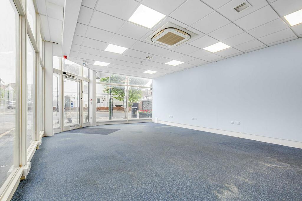 Forest Real estate1033  Finchley Road5.JPG