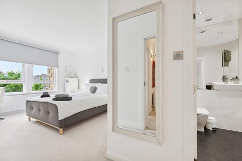Flat 2/4, 10 Beaconsfield Road, Glasgow, G12 0PW