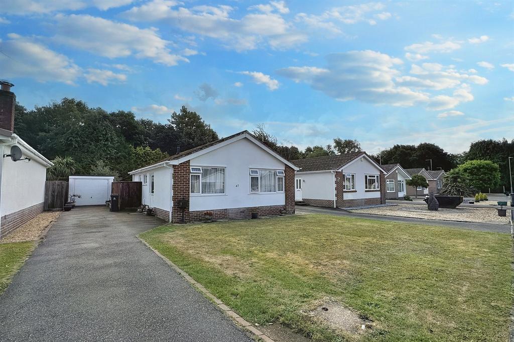 Stapehill 2 bed detached bungalow for sale £389,950