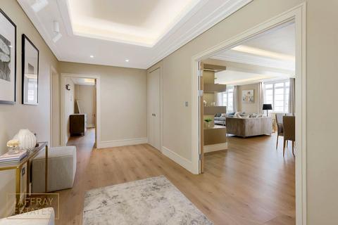 undefined, George Street, Marylebone, London, W1H