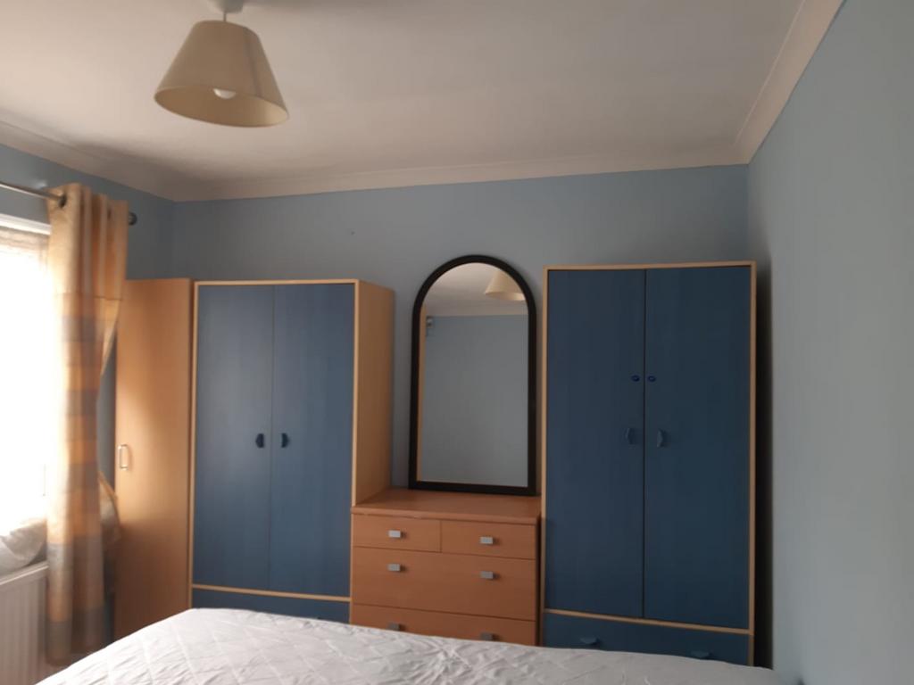 Apartment in Ilford - View 3