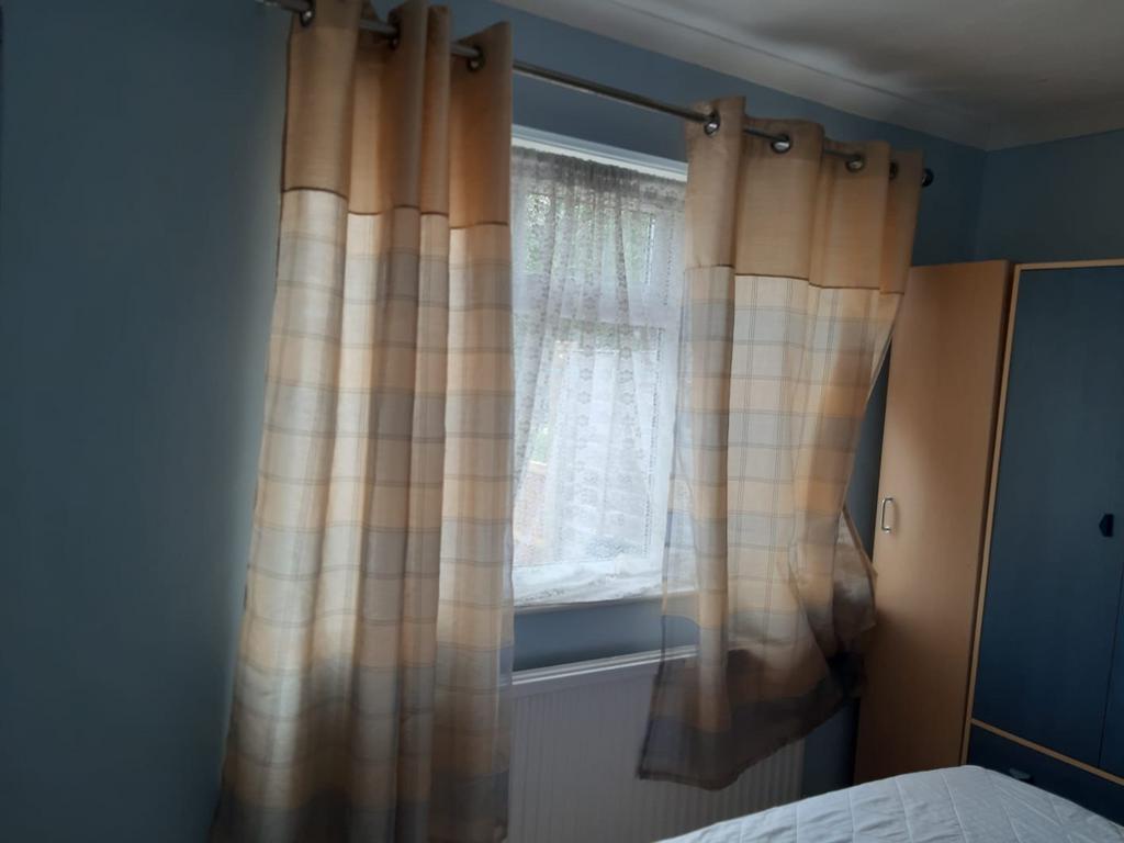 Apartment in Ilford - View 2