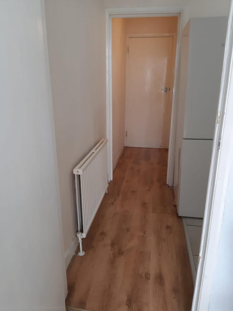 Apartment in Ilford - View 5