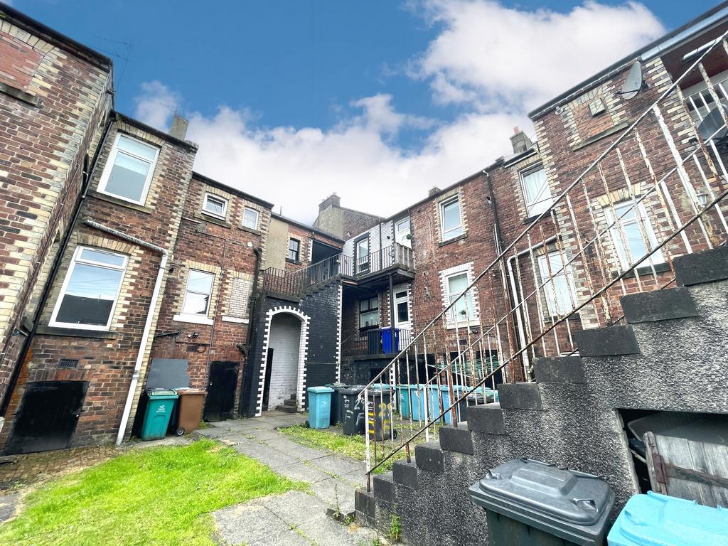 Laird Street, Coatbridge ML5 1 bed flat £82,500