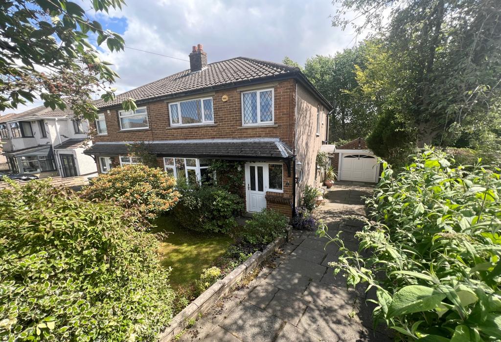 Daisy Hill Grove, Daisy Hill, Bradford 3 bed semidetached house for