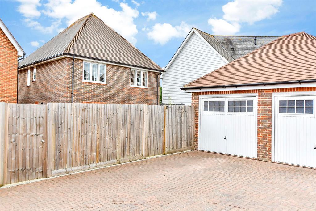 Driveway/Parking