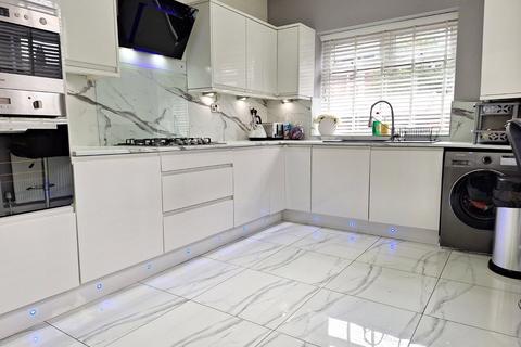124 Werneth Hall Road, Oldham, OL8 4BG