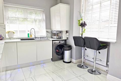 124 Werneth Hall Road, Oldham, OL8 4BG