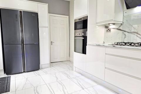 124 Werneth Hall Road, Oldham, OL8 4BG