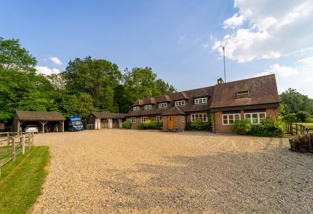 Whitemoor Lane, Upper Basildon, Berkshire 6 bed detached house for sale