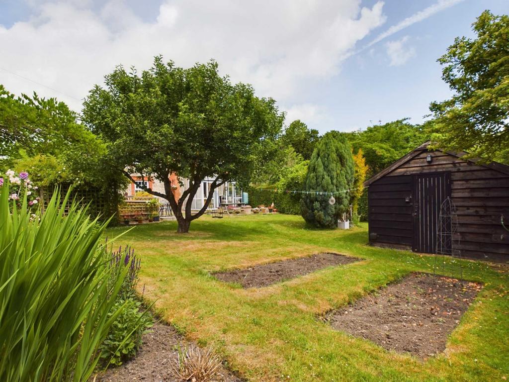 Marlow Road, High HP14 3 bed semidetached house £595,000