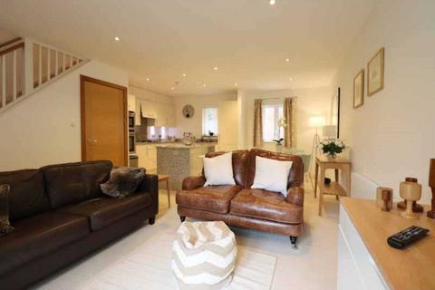 3 bedroom townhouse for sale, Masons Mews, Hilliers Yard, Marlborough, SN8 1BE