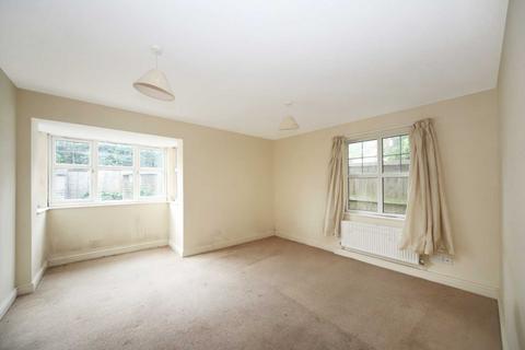 19 Chapel Meadow, Tring, HP23 5HB