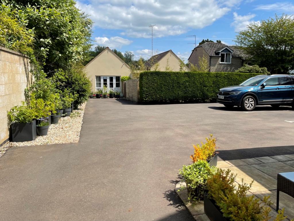 Victoria Road, Cirencester, GL7 9 bed detached house for sale £1,250,000