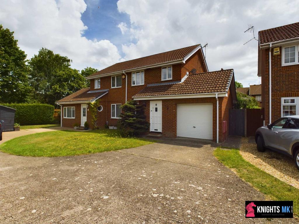 Friary Gardens, Newport Pagnell MK16 3 bed semidetached house to rent