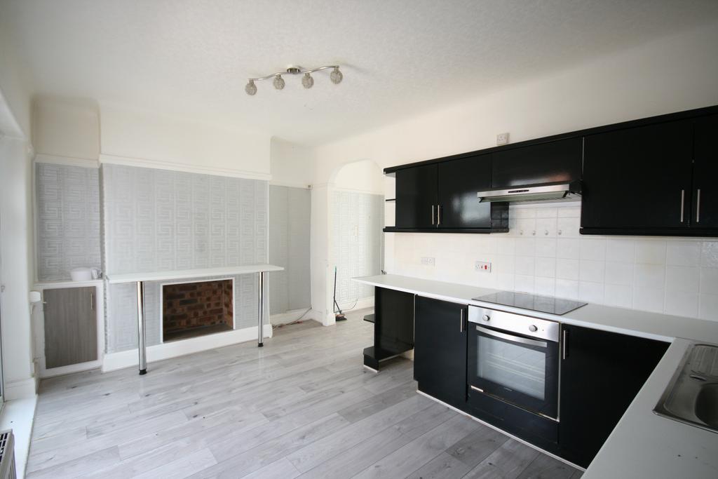 House in Droylsden - More