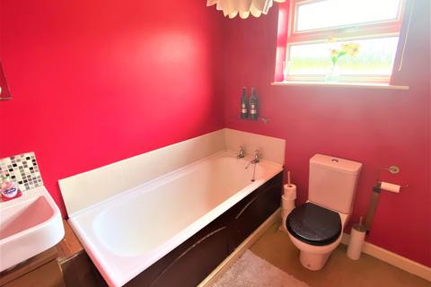 6 Hallfield Crescent, Honington, Grantham, NG32 2PW