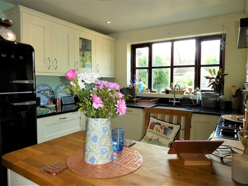 Brinkburn Grove, Banbury 4 bed detached house for sale £415,000