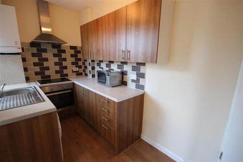 3 bedroom terraced house to rent, Chaplin Road, Dagenham, Essex