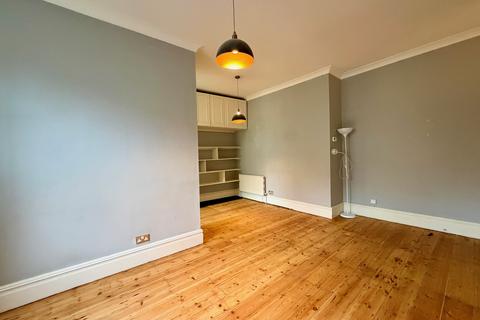 1 bedroom apartment to rent, Elthorne Road, Archway