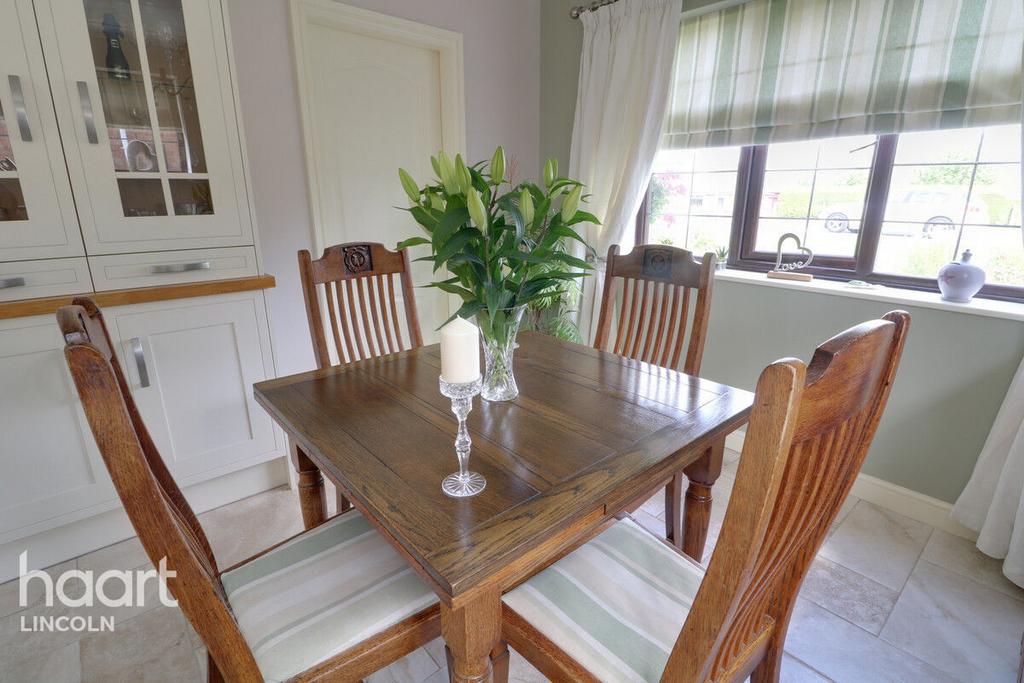 Mill Lane, Saxilby, Lincoln 3 bed detached bungalow for sale £320,000