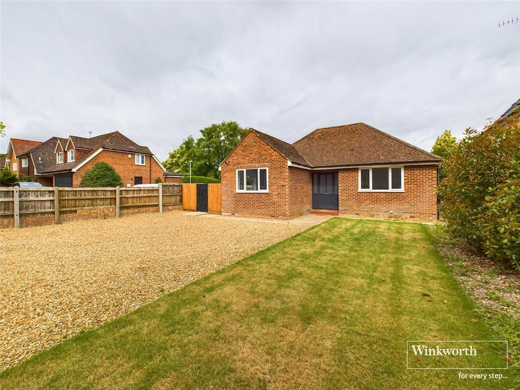 Chestnut Avenue, Wokingham, Berkshire, RG41 3 bed bungalow £2,250 pcm