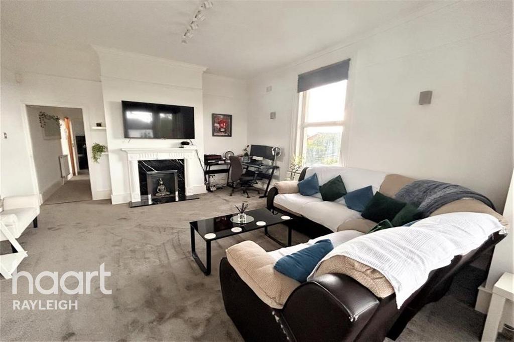 Great Wheatley Road, Rayleigh 1 bed flat £1,000 pcm (£231 pw)
