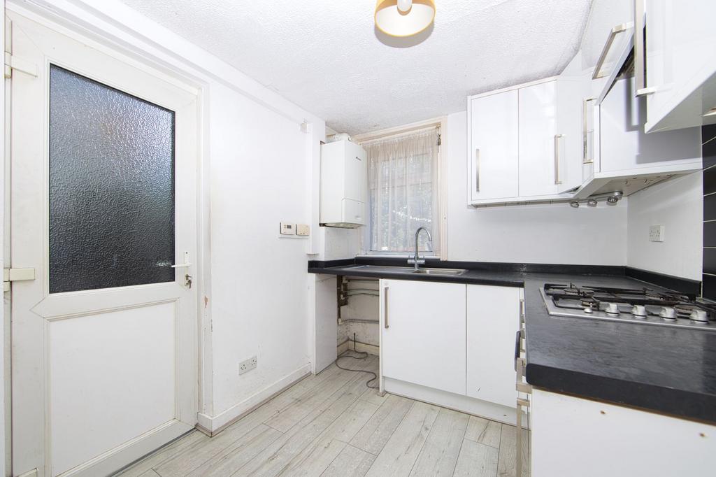 Southbourne Road, Folkestone, CT19 2 bed terraced house for sale £230,000