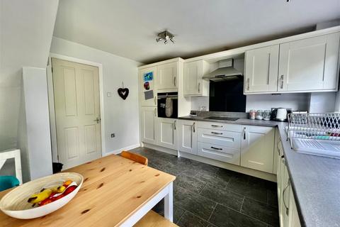 19 Law Close, Wetherby, LS22 7FB