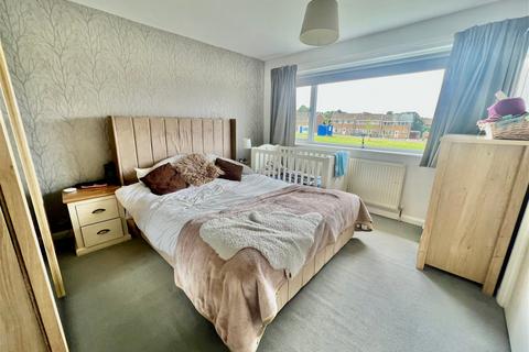 19 Law Close, Wetherby, LS22 7FB
