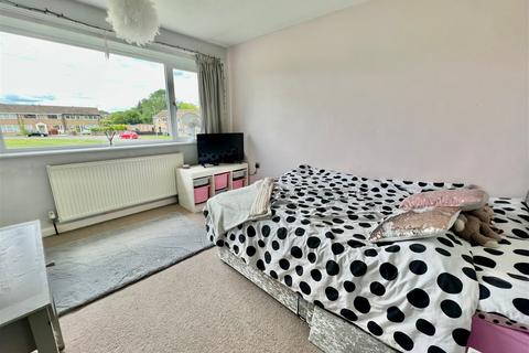 19 Law Close, Wetherby, LS22 7FB