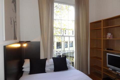 Studio to rent, Cartwright Gardens, Bloomsbury, London, WC1H
