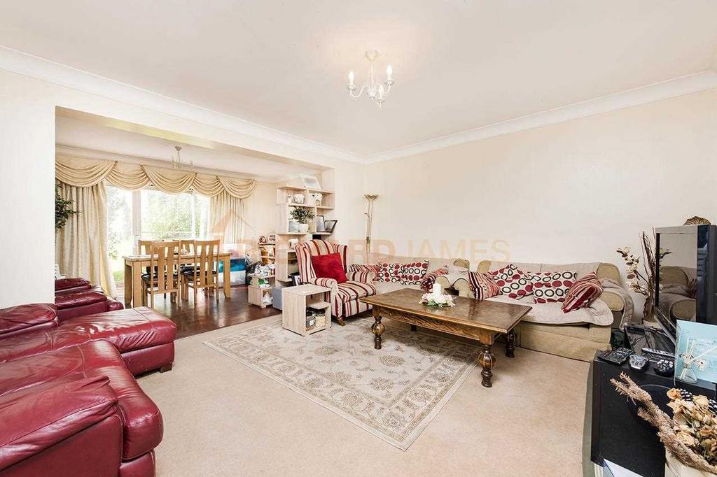 Lawrence Gardens, Mill Hill 5 bed detached house £1,350,000