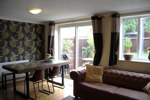 3 bedroom end of terrace house to rent, Moyes Close, Cliffsend, Ramsgate, Kent CT12 5HB