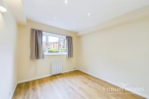 1 bedroom flat to rent, St. Benedicts Close, Tooting, SW17