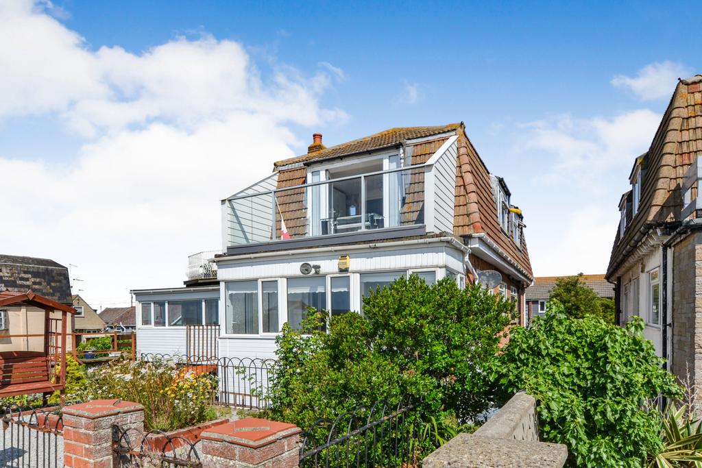 Jaywick CO15 5 bed detached house for sale £375,000