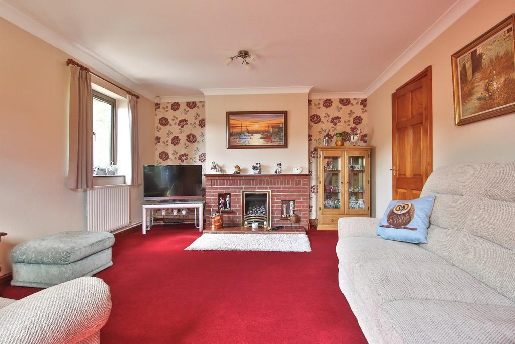 Ferry Road, Goxhill, BarrowUponHumber, DN19 7LA 3 bed detached house