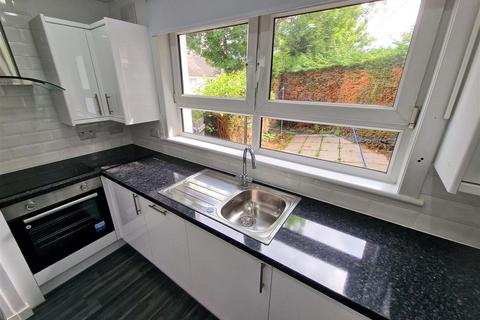 3 bedroom end of terrace house to rent, Cuillins Road, Cathkin, Glasgow
