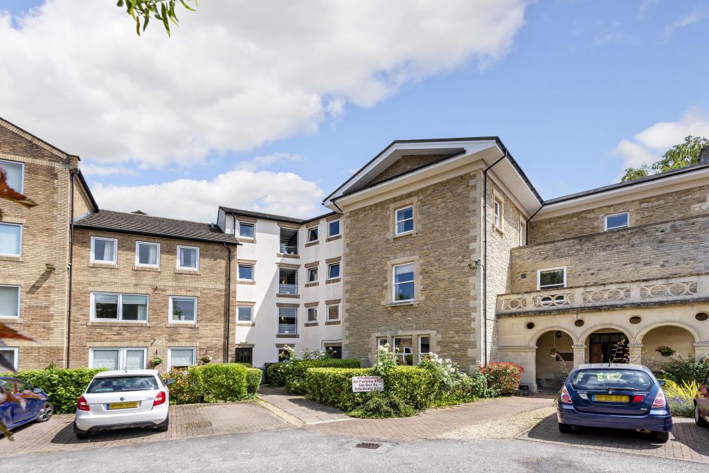 Homewell House, The Moors, Kidlington, Oxfordshire, OX5 2 bed