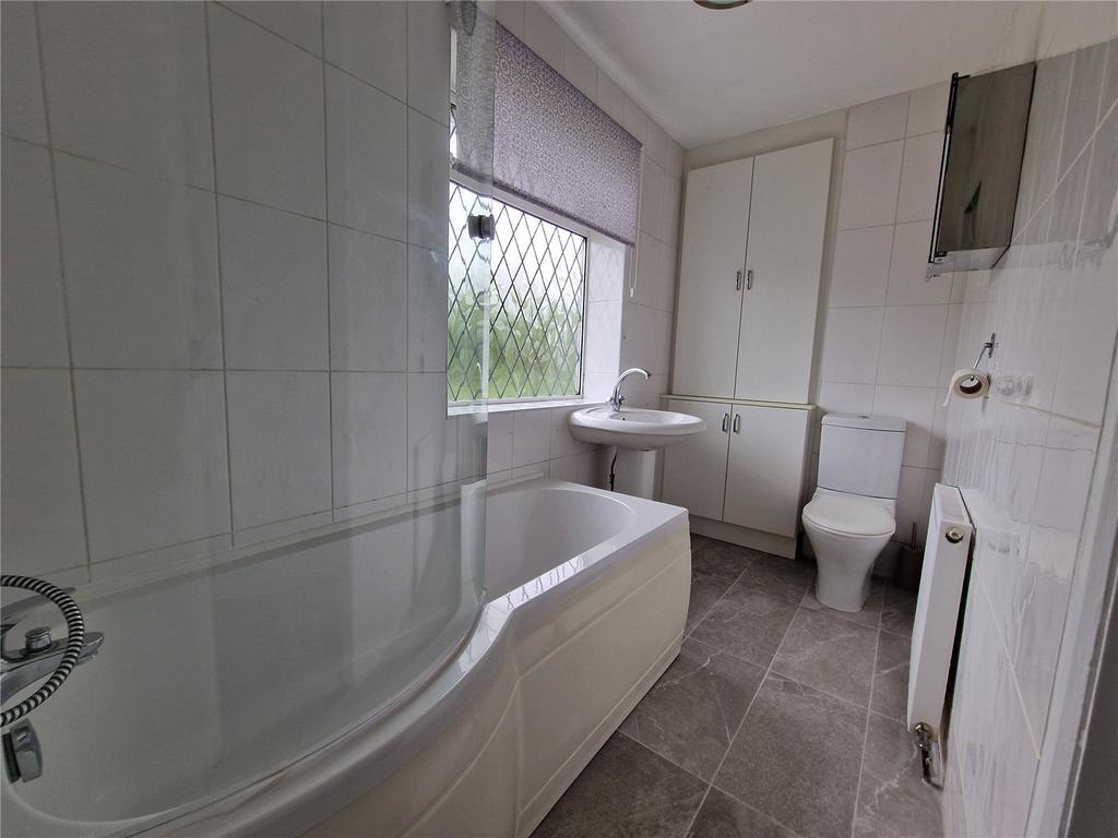Bath Street, Sedgley, Dudley, West Midlands, DY3 3 bed semidetached
