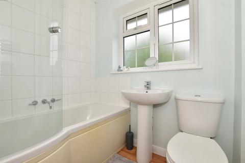 10 Caroline Close, Whitstable, CT5 4TT