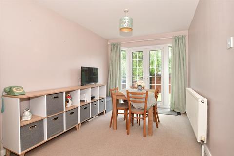 10 Caroline Close, Whitstable, CT5 4TT