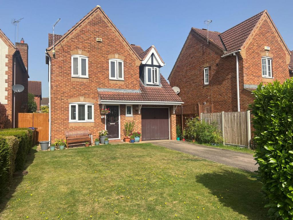 Magnolia Close, Abington Vale, Northampton NN3 3XE 4 bed detached house