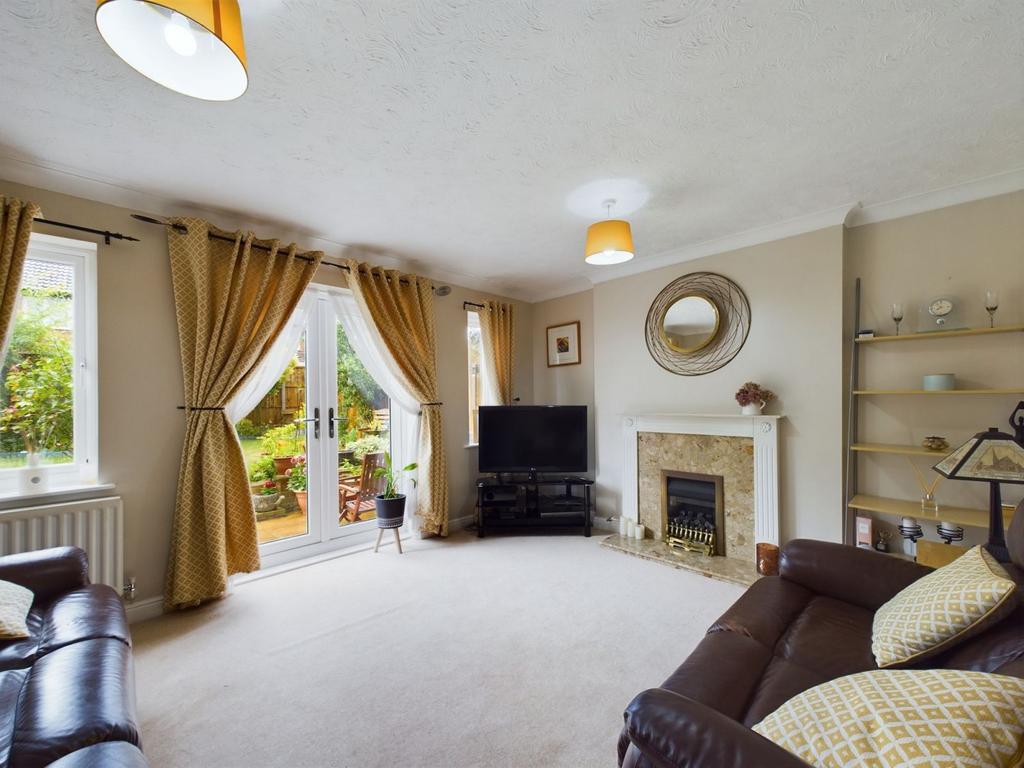 Magnolia Close, Abington Vale, Northampton NN3 3XE 4 bed detached house