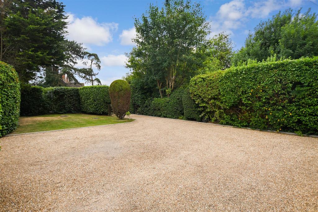 Driveway/Parking